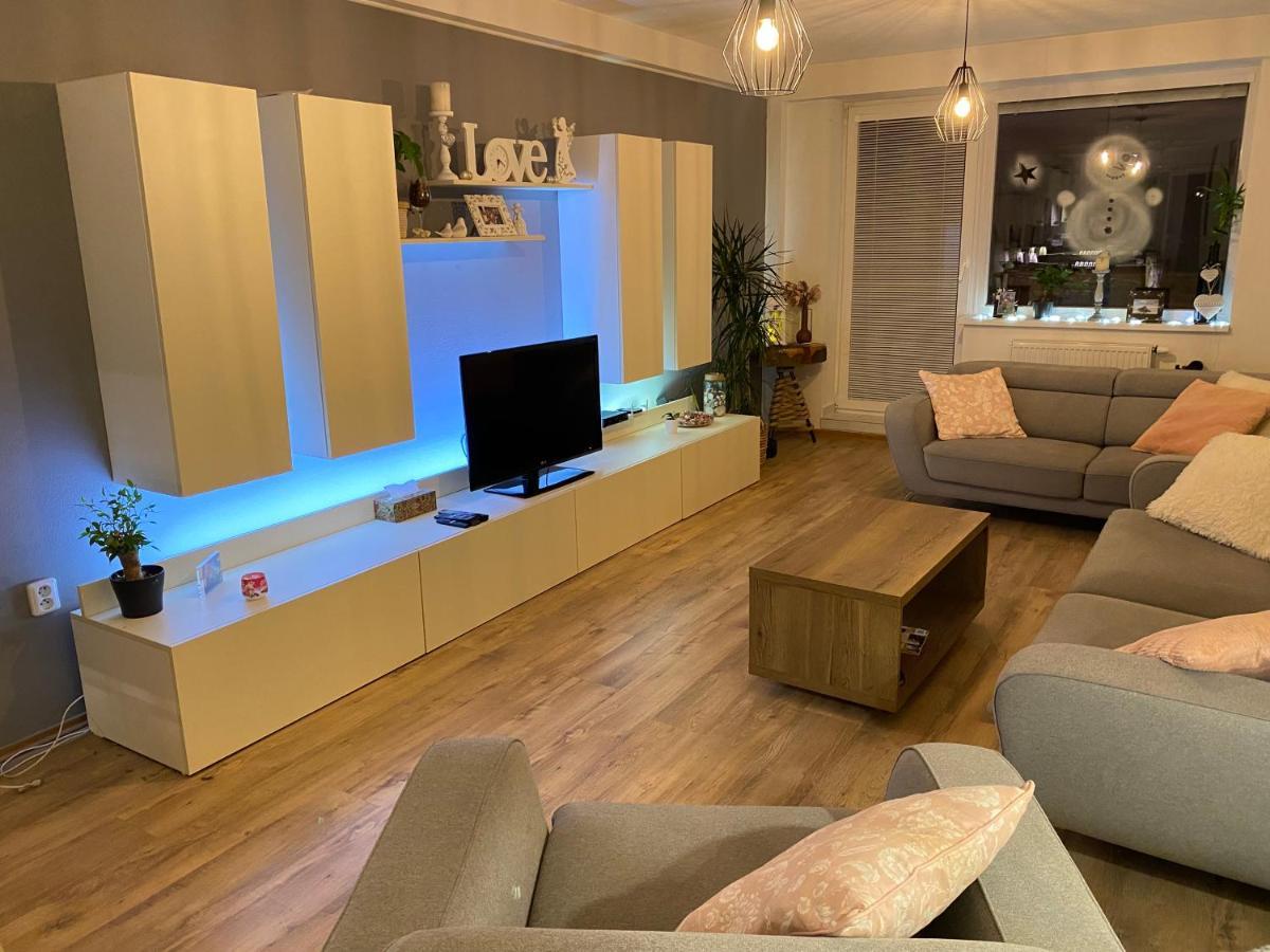 Apartman Slnecna Terasa S Vlastnym Parkovanim Na 2 Auta Apartamento Žilina Exterior foto