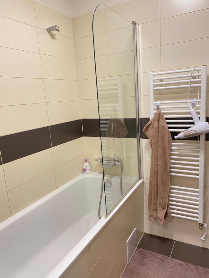 Apartman Slnecna Terasa S Vlastnym Parkovanim Na 2 Auta Apartamento Žilina Exterior foto
