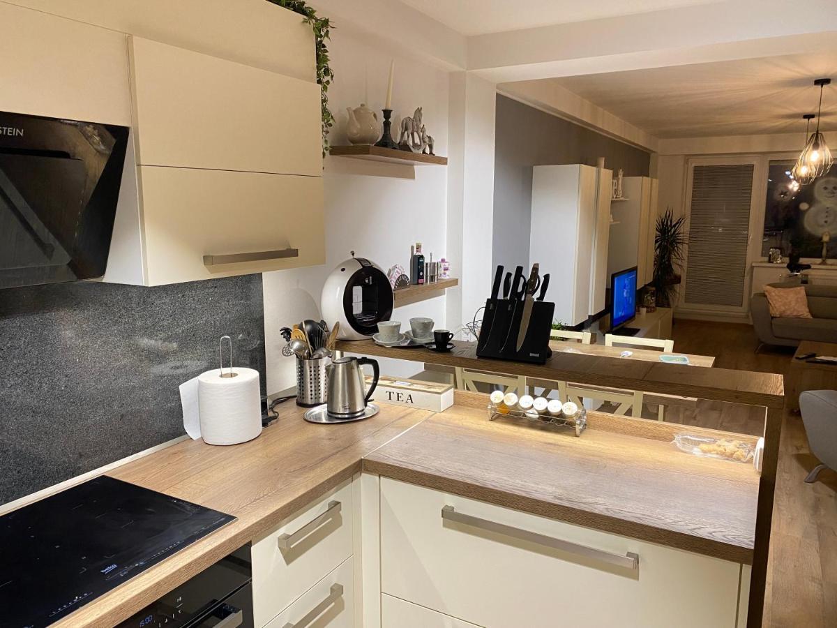 Apartman Slnecna Terasa S Vlastnym Parkovanim Na 2 Auta Apartamento Žilina Exterior foto