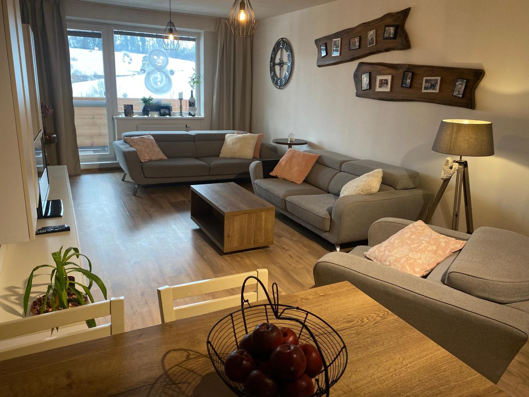 Apartman Slnecna Terasa S Vlastnym Parkovanim Na 2 Auta Apartamento Žilina Exterior foto