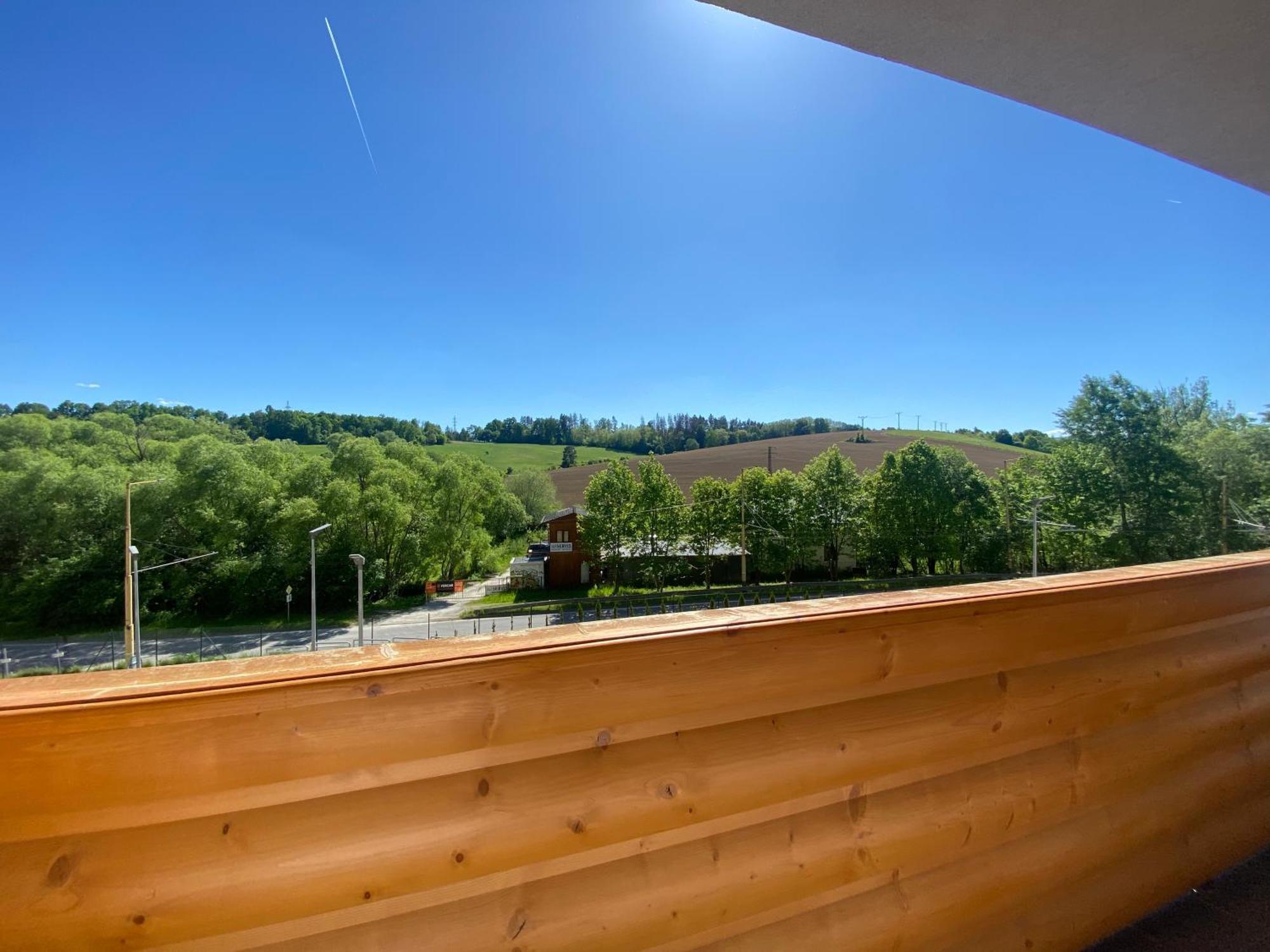 Apartman Slnecna Terasa S Vlastnym Parkovanim Na 2 Auta Apartamento Žilina Exterior foto
