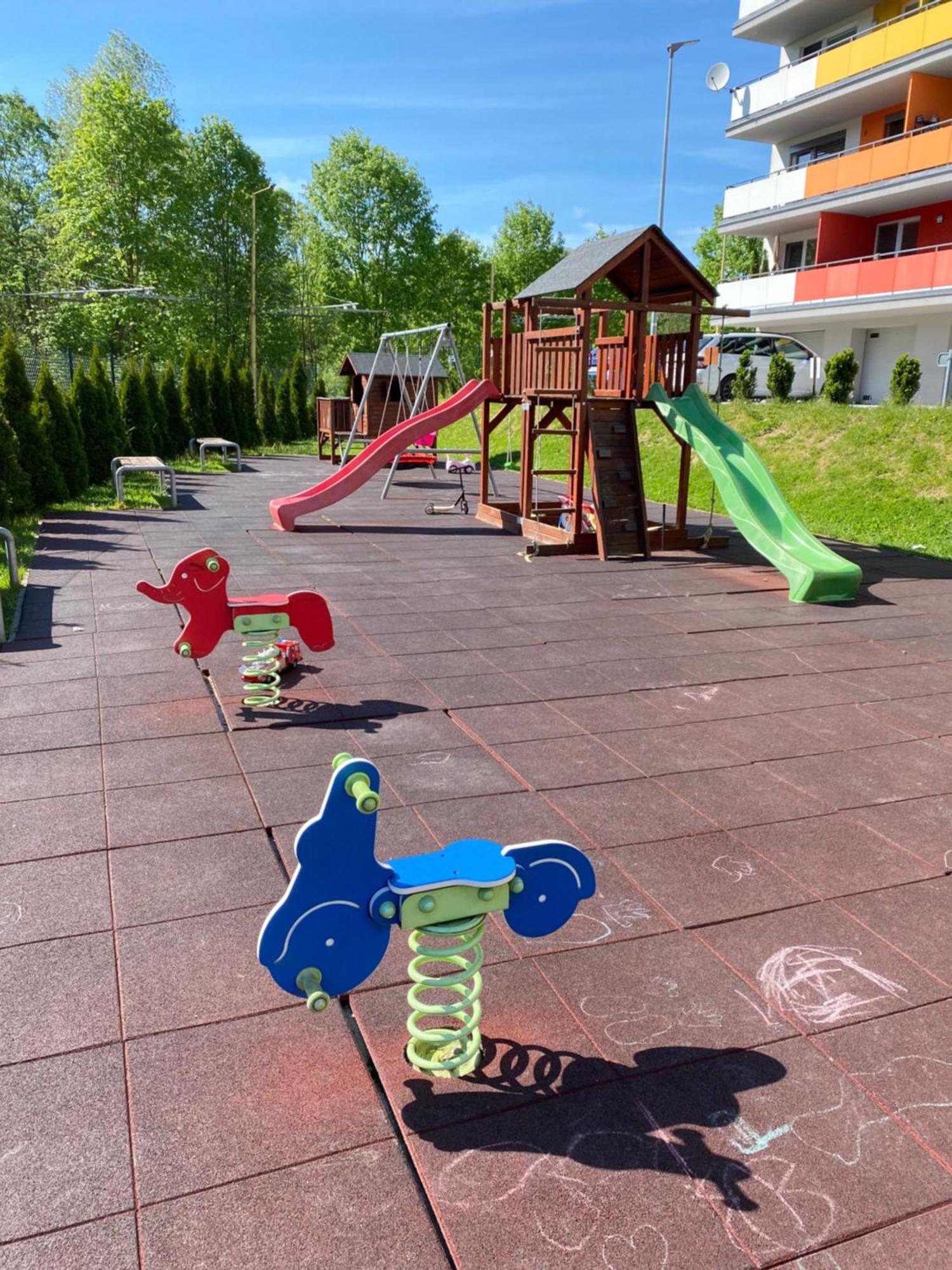 Apartman Slnecna Terasa S Vlastnym Parkovanim Na 2 Auta Apartamento Žilina Exterior foto