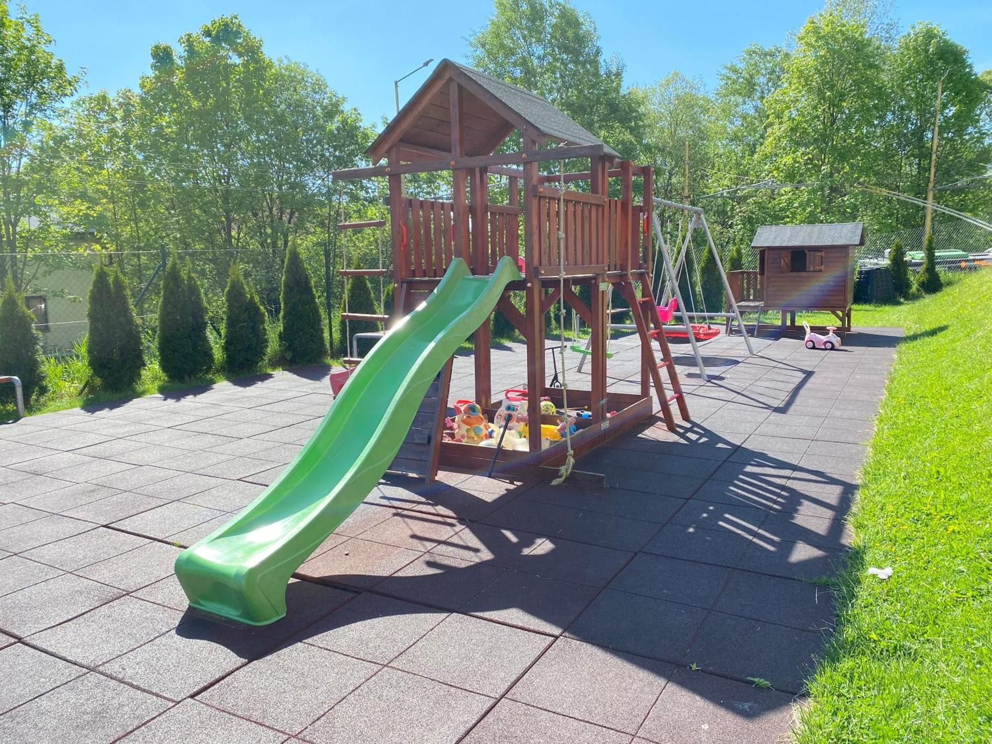 Apartman Slnecna Terasa S Vlastnym Parkovanim Na 2 Auta Apartamento Žilina Exterior foto